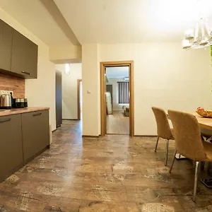 Crown Life Apartment Sofia